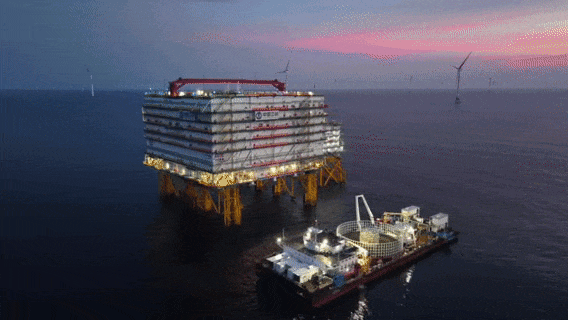 全球首个±500千伏柔性直流海缆建成2.gif