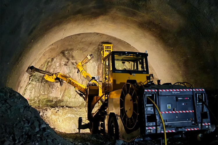 智慧建造：智能设备助力隧道高效安全建造4.jpg